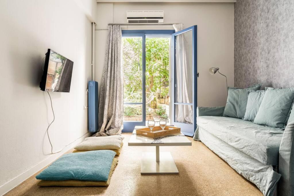 Apartamento Downtown Apt With Garden In Plaka Atenas Exterior foto