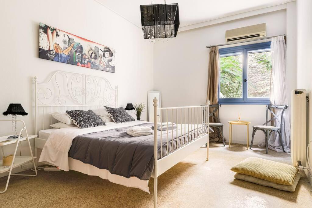 Apartamento Downtown Apt With Garden In Plaka Atenas Exterior foto