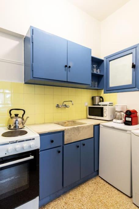 Apartamento Downtown Apt With Garden In Plaka Atenas Exterior foto