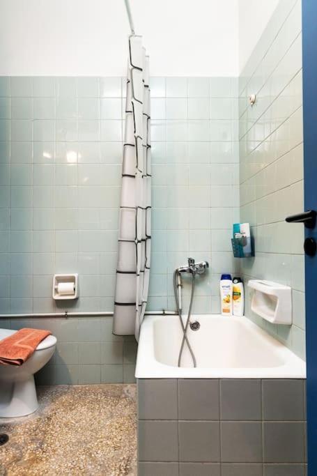 Apartamento Downtown Apt With Garden In Plaka Atenas Exterior foto