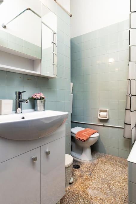 Apartamento Downtown Apt With Garden In Plaka Atenas Exterior foto