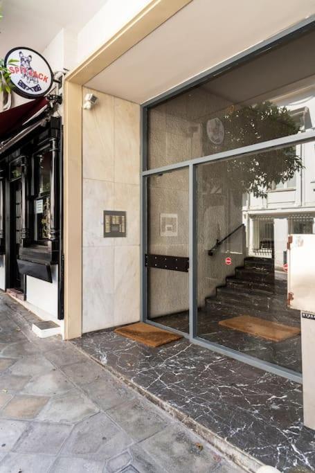 Apartamento Downtown Apt With Garden In Plaka Atenas Exterior foto